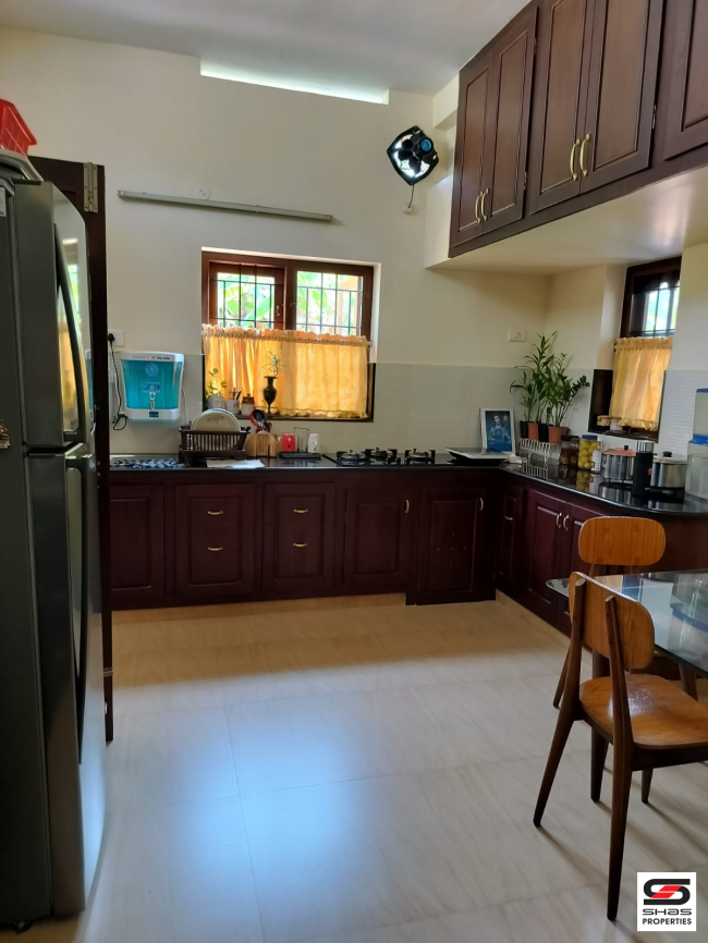 Furnished 4 BHK house for sale near Vyttila, Kochi