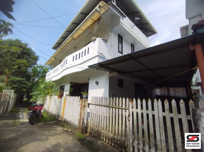 3 BHK house for sale in Eroor, Kochi