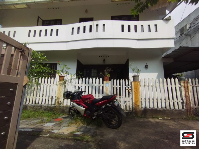 3 BHK house for sale in Eroor, Kochi