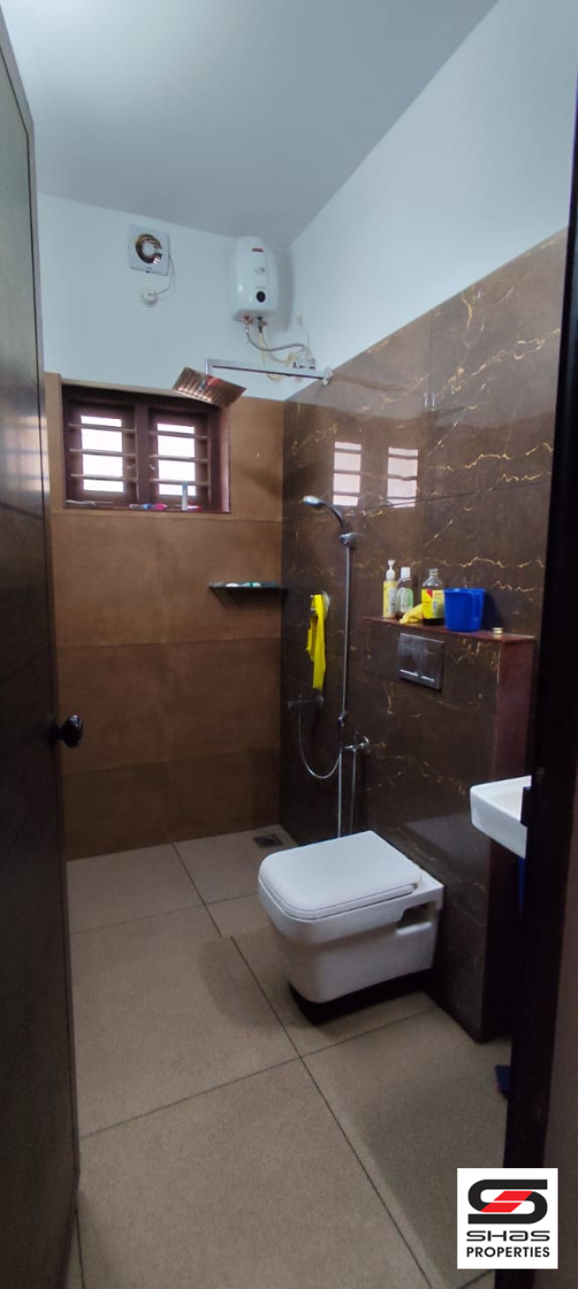 4 BHK house for sale in Panangad, Kochi