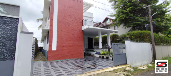 4 BHK house for sale in Panangad, Kochi
