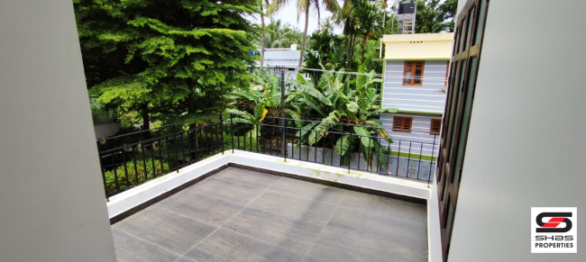 4 BHK house for sale in Panangad, Kochi