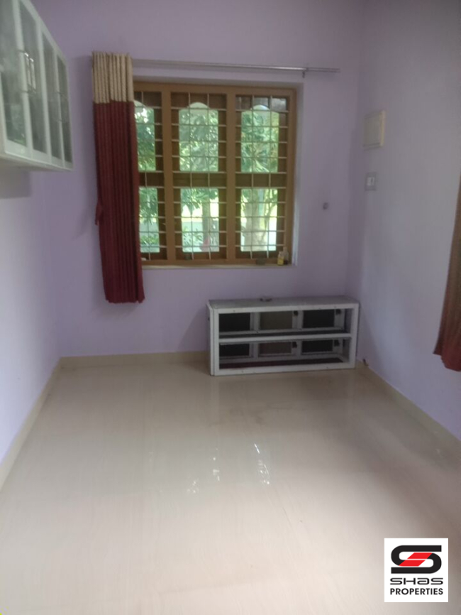 2 BHK house for sale near Muttikulangara, Palakkad