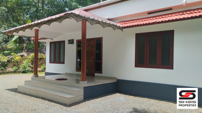 Land with old house for sale in Chemberi, Kannur
