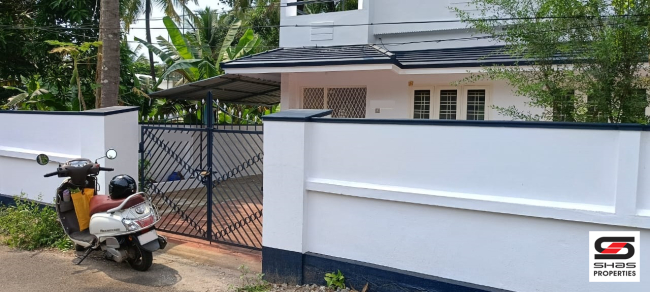 2 BHK house for sale in Deshamangalam, Thrissur