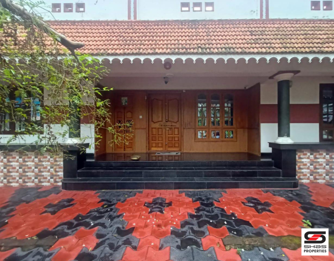 Furnished villa for sale in Thirumullavaram, Kollam