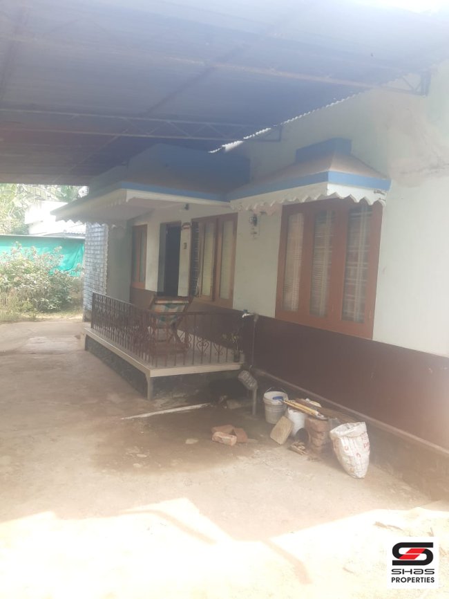 3 BHK house for sale near Irinjalakuda, Thrissur