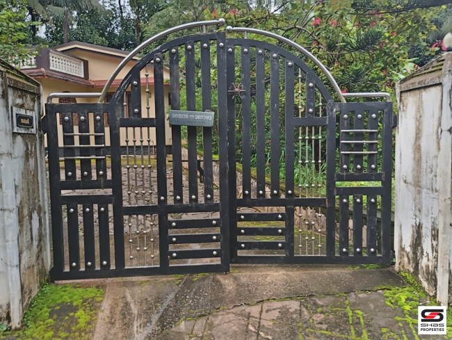 Land with house for sale in Vadanamkurussi, Palakkad
