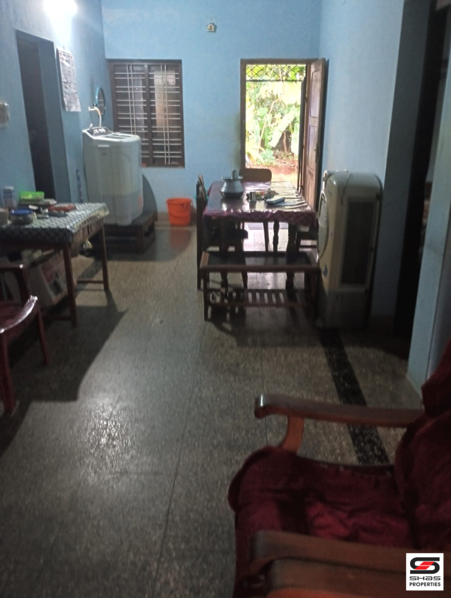 Land with house for sale in Vadanamkurussi, Palakkad