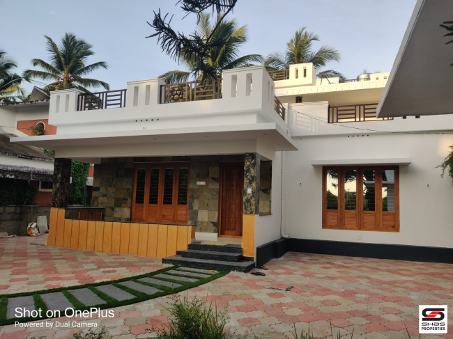 4 BHK house for sale in Kadamkode, Palakkad