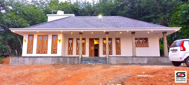 Land with Nalukettu house for sale in Kadakkal, Kollam