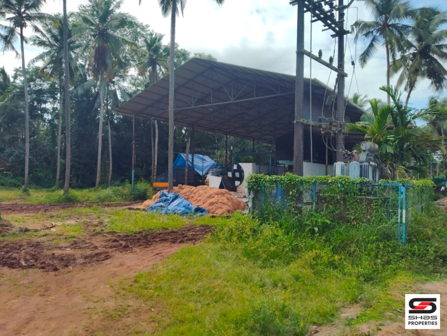 Land with godown for sale in Moorkkanad, Malappuram