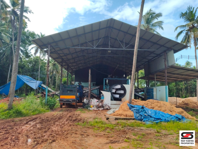 Land with godown for sale in Moorkkanad, Malappuram