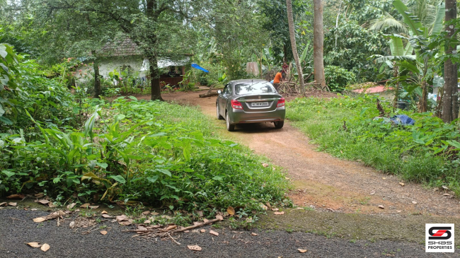 House plot for sale near Thalayolaparambu, Kottayam