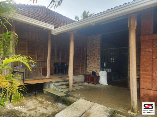 Land with house for sale in Karunagappalli, Kollam