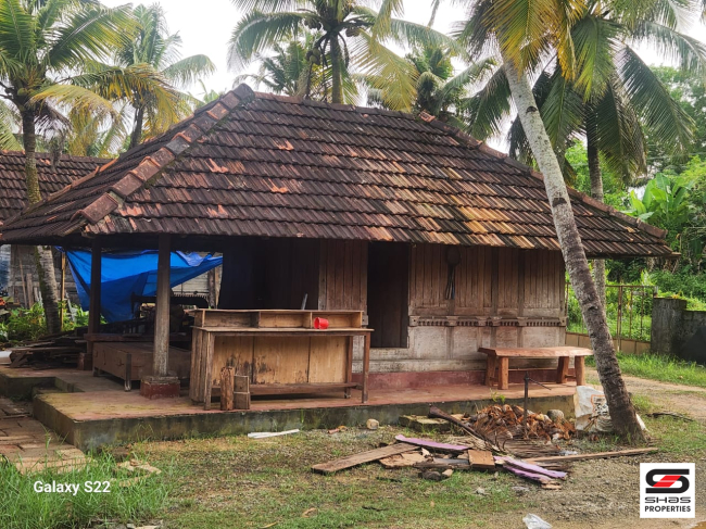 Land with house for sale in Karunagappalli, Kollam