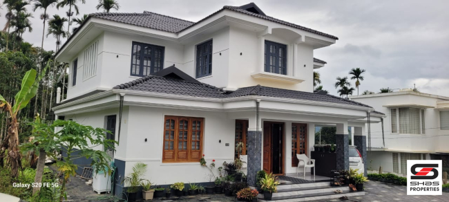 5 BHK house for sale in Sulthan Bathery, Wayanad