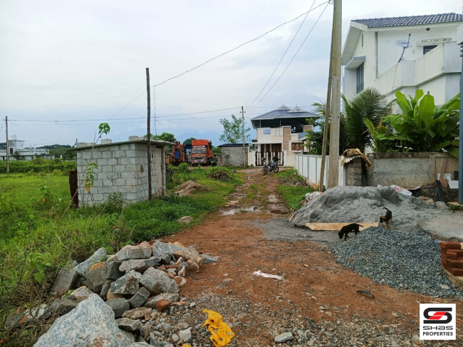 Plot for sale in Pezhumkara, Palakkad