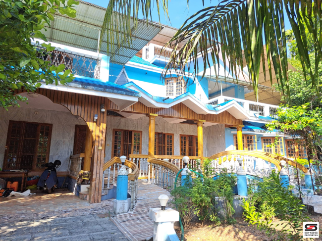 Land with house for sale in Poochatty, Thrissur