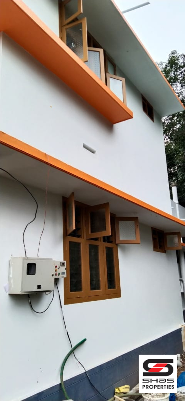 Land with house for sale in Sreekrishnapuram, Palakkad