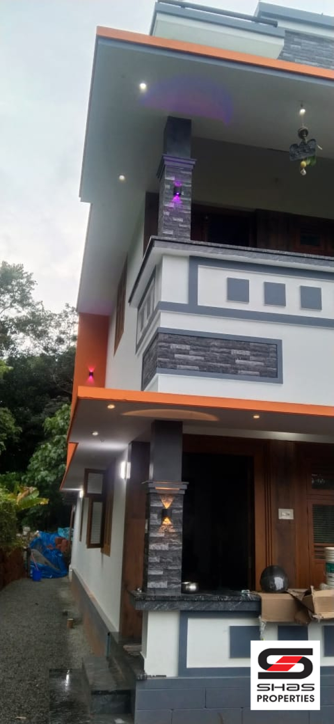Land with house for sale in Sreekrishnapuram, Palakkad