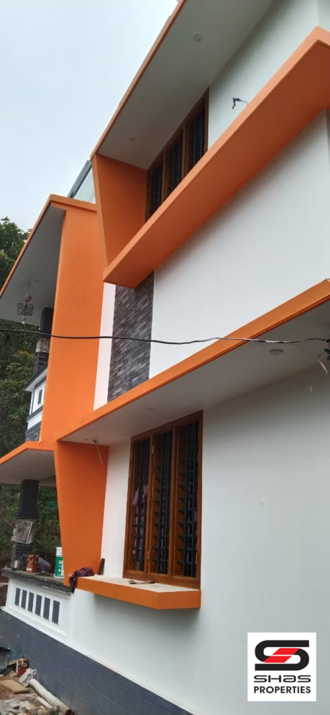 Land with house for sale in Sreekrishnapuram, Palakkad