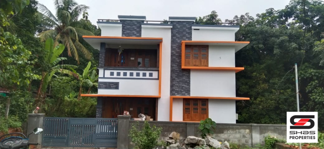 Land with house for sale in Sreekrishnapuram, Palakkad