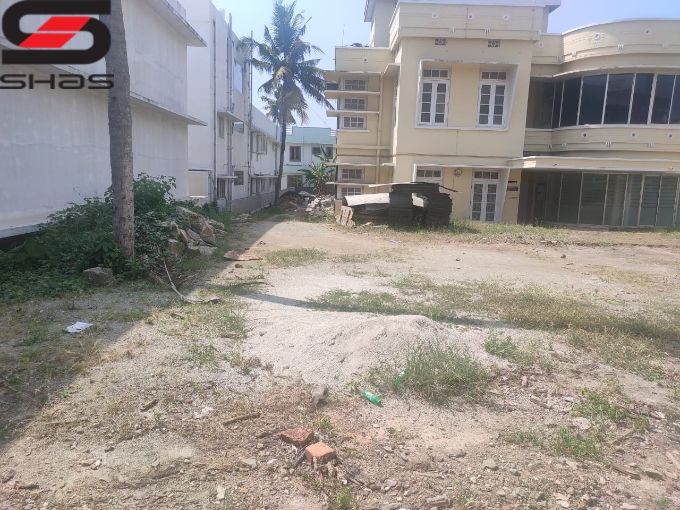 Commercial plot with house for sale in Kesavadasapuram, Trivandrum