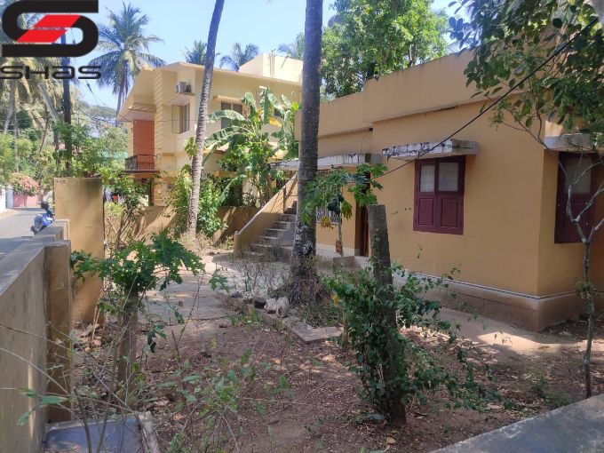 15 cent plot and old house for sale in Vidyut Nagar, Palakkad