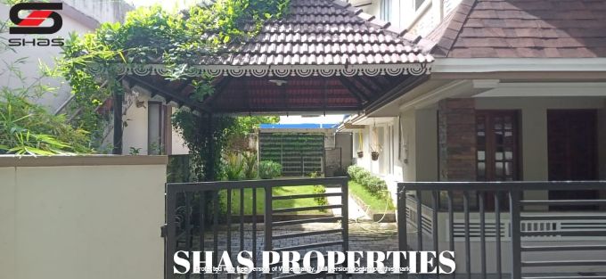 Villa in Elamakkara, Ernakulam for sale