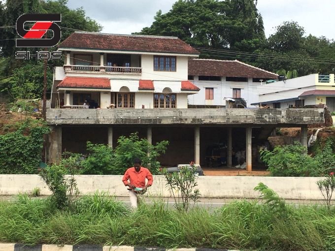 3 BHK house with shops for sale in Alathur, Thrissur